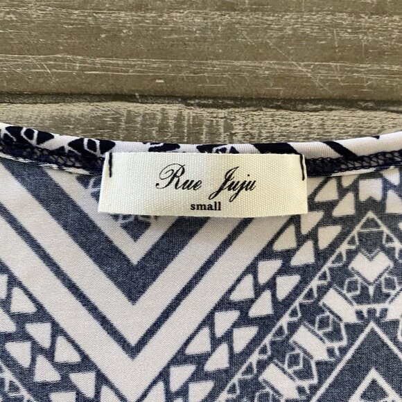 Rue Juju Blouse Women’s Small Navy White 3/4 Sleeve Chevron Pattern Stretchy - Picture 3 of 6